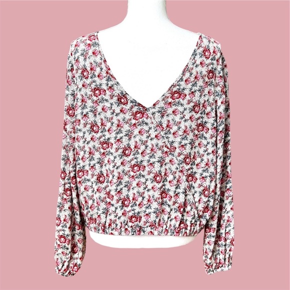 LOFT Pink & White Floral Long sleeved Top Blouse Size M Like New - Picture 5 of 10